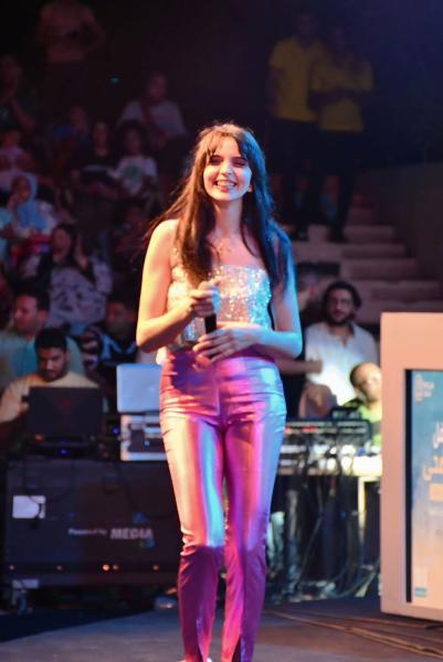 آية عقيل تشعل حفل العيد بحضور جماهيري كبير