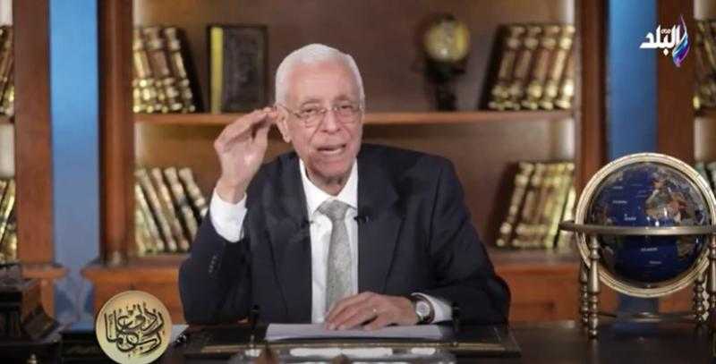 حسام موافي يكشف السبب الحقيقي وراء تورم القدمين .. «فيديو»