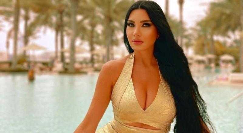 بملابس البحر.. إطلالة جريئة للفنانة لاميتا فرنجية