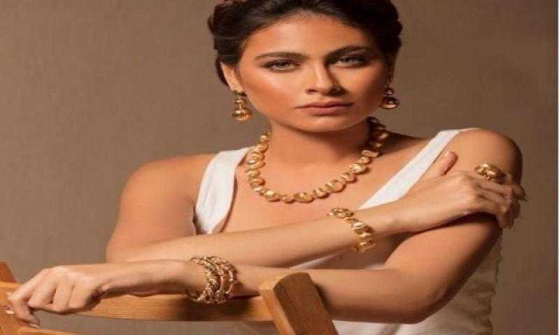 رفيق دربي وتوأم روحي.. هاجر أحمد تتغزل في زوجها