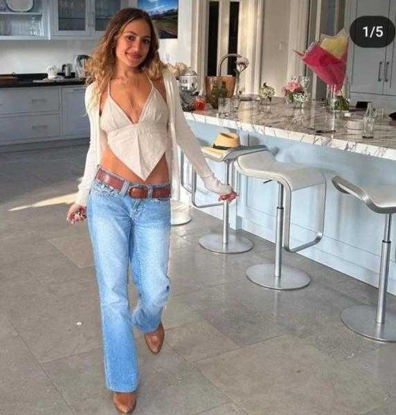 كنزي عمرو دياب تثير الجدل في أحدث جلسة تصوير