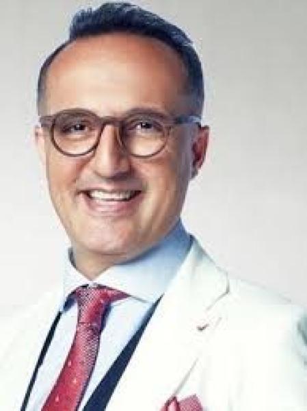 شريف مدكور يعلن إصابته بـ كورونا بعد عودته من الحج