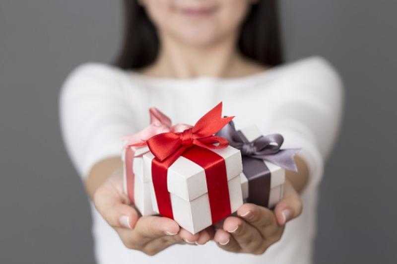 ما حكم رد الهدية؟.. الإفتاء تكشف مفاجأة