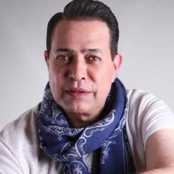 اللهم أغفر له وأرحمه.. حكيم ينعى الفنان الراحل علاء عبد الخالق