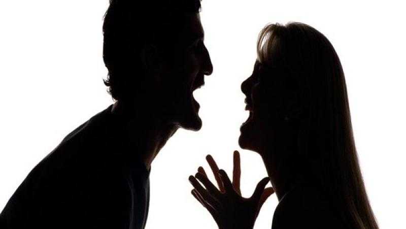 «دعاء» تطلب خلع زوجها .. «صبغ شعره.. جوزي طلع فرفور»