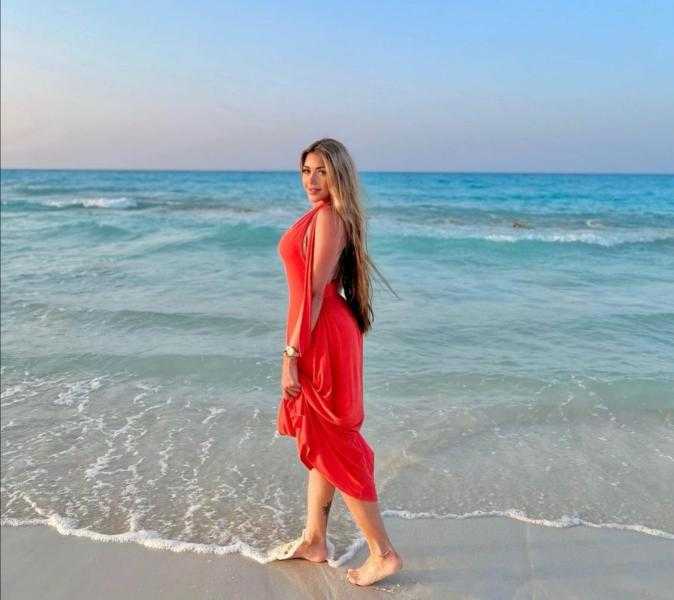 سارة سلامة تبهر جمهورها في أحدث جلسة تصوير