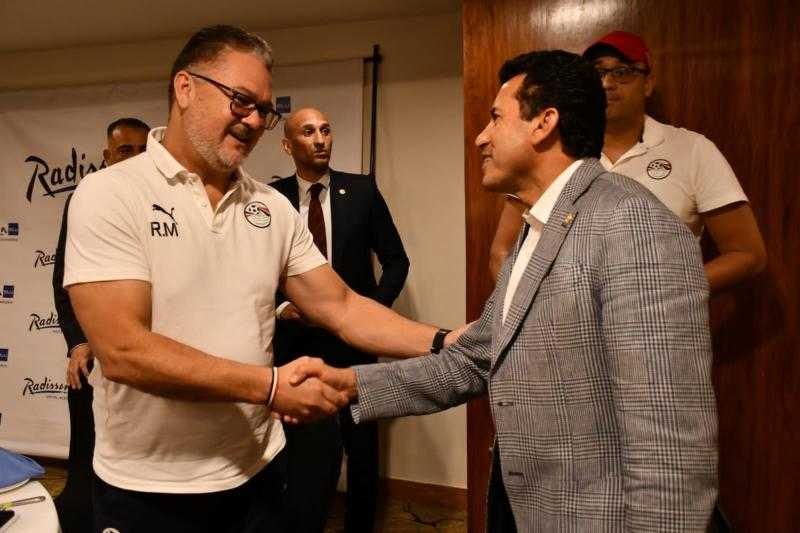 وزير الرياضة يهنئ المنتخب لتأهله إلى أولمبياد باريس والصعود لنهائي أمم إفريقيا