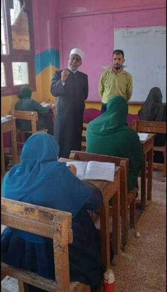 وكيل قطاع المعاهد الأزهرية يتفقد امتحانات الشهادة الثانوية بسوهاج