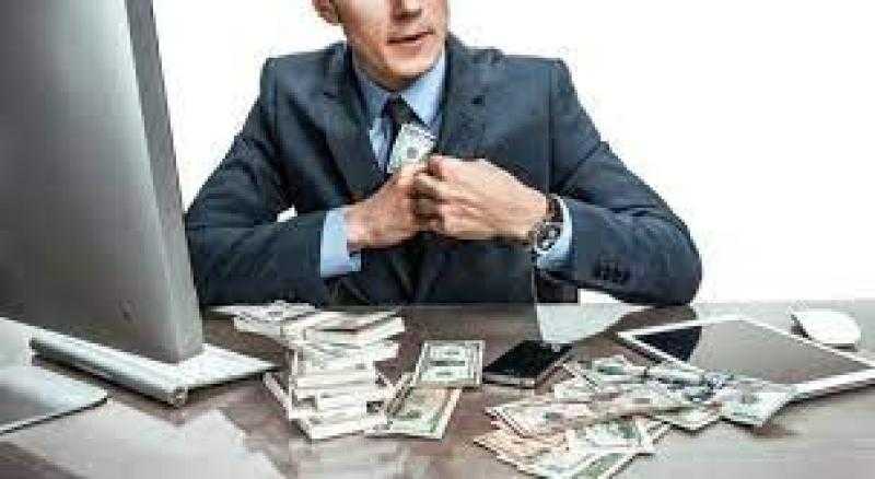 القبض على موظف بنك يستولى على 70 مليون جنيه من أرصدة العملاء