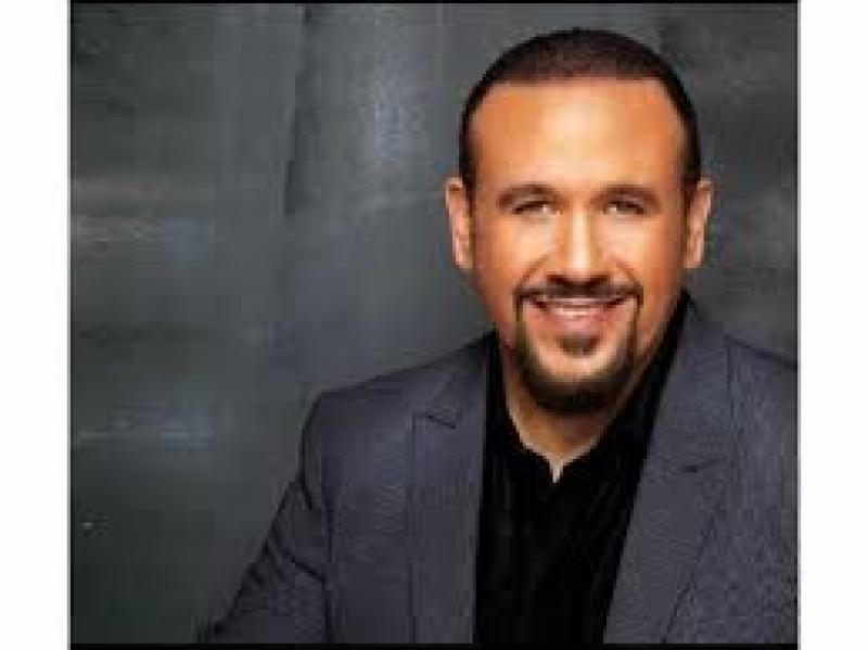 هشام عباس وكبار الفنانين في عزاء علاء عبد الخالق