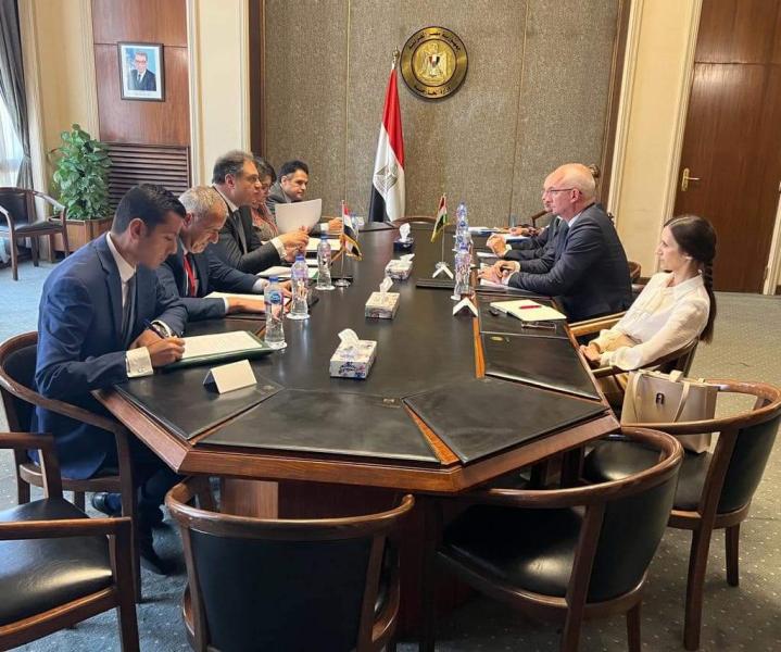 أثناء المشاورات 