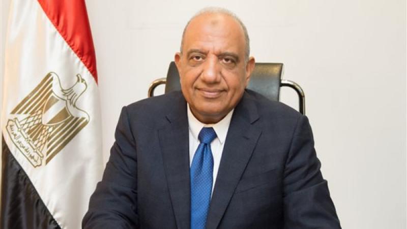محمود عصمت وزير الكهرباء الجديد