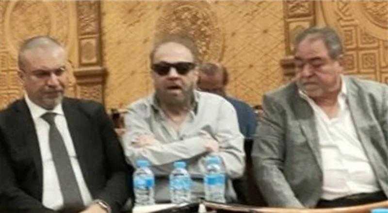 حضور عمرو الليثي وكبار الفنانين عزاء عبد الرحمن حافظ