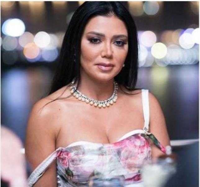 إطلالة ملفتة للفنانة رانيا يوسف في أحدث ظهور