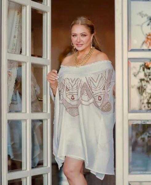 ليلى علوي بإطلالة جريئة عبر إنستجرام