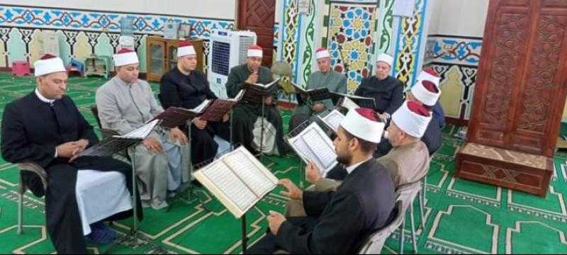 هل يجوز القراءة من المصحف بدون ترتيب؟.. البحوث الإسلامية يجيب