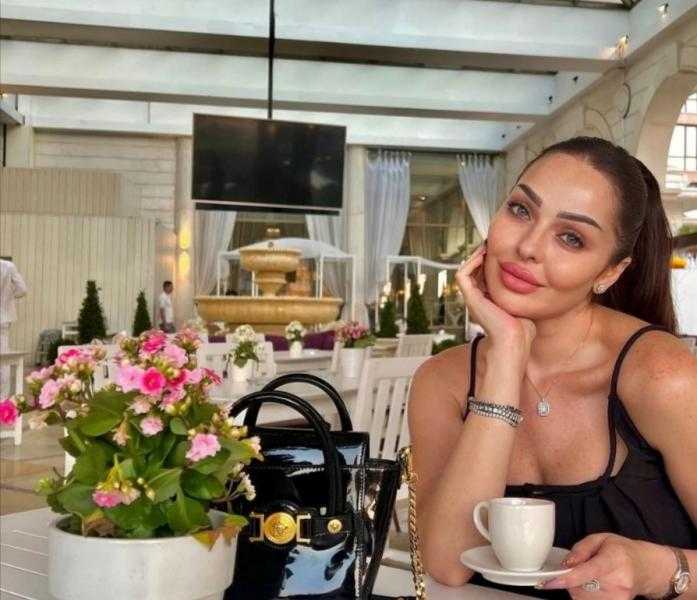 زين كرزون بإطلالة جريئة في أحدث ظهور لها