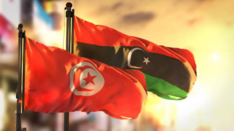 لمكافحة الهجرة غير الشرعية.. وزير الداخلية التونسي يجري اتصالا هاتفيا مع نظيرة الليبي