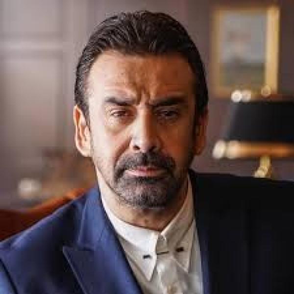 كريم عبد العزيز يوجه رسالة مهمة للمخرج بيتر ميمي