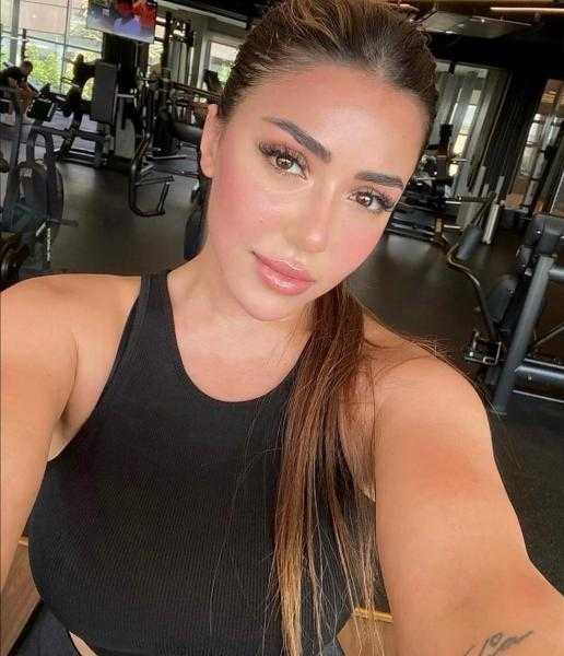 سارة سلامة تستعرض رشاقتها من داخل صالة اللياقة البدنية