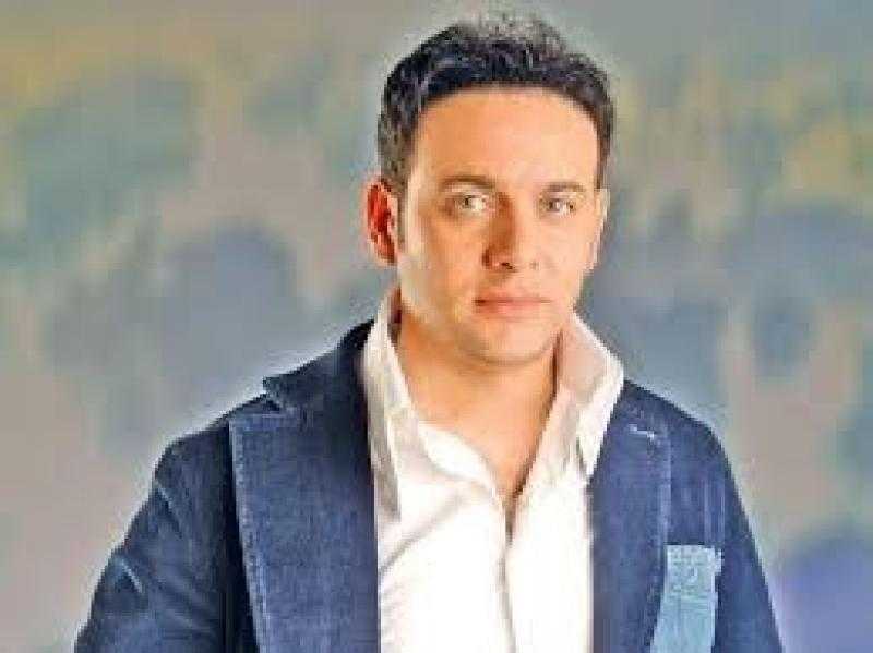 الموت يفجع الفنان مصطفى قمر