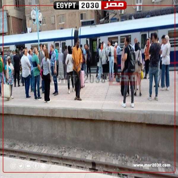 شاهد .. شاب ينتحر تحت عجلات المترو في محطة دار السلام