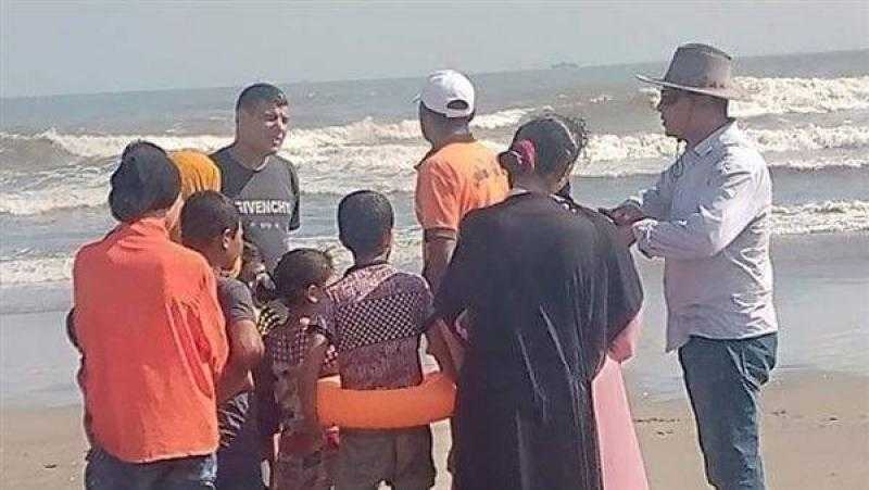 غرق شخصين وإنقاذ 5 في شاطئ بورسعيد