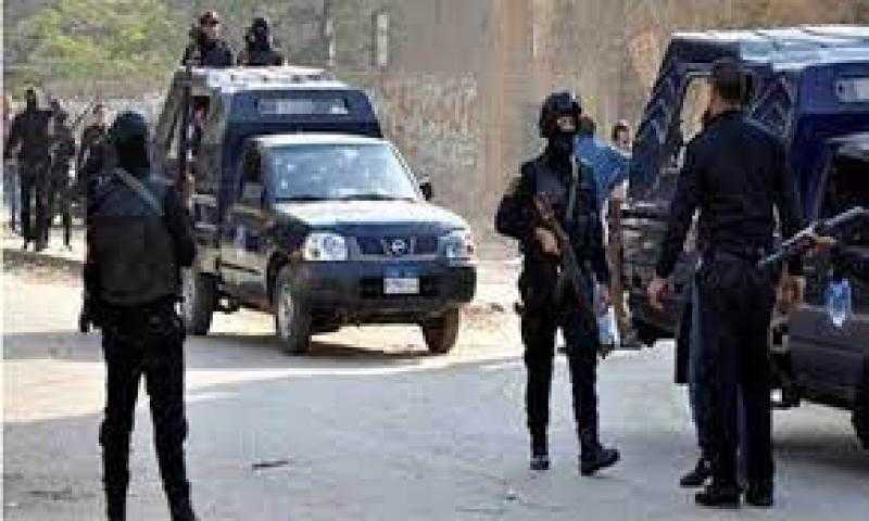 ضبط 36 متهمًا بحوزتهم 42 سلاح ناري ومخدرات بأسيوط