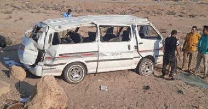 بالأسماء.. إصابة 6 أشخاص بحادث تصادم سيارة ميكروباص ونقل في أسيوط