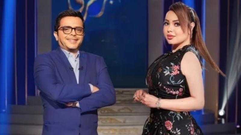 محمد هنيدي ضيف أسما إبراهيم في برنامج حبر سري