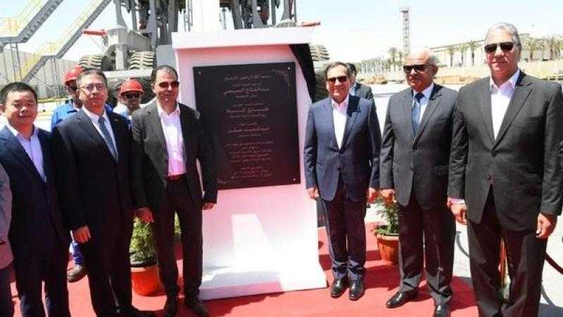 وزير البترول يشهد مراسم تسليم أول حفار بترول «صنع في مصر».. صور