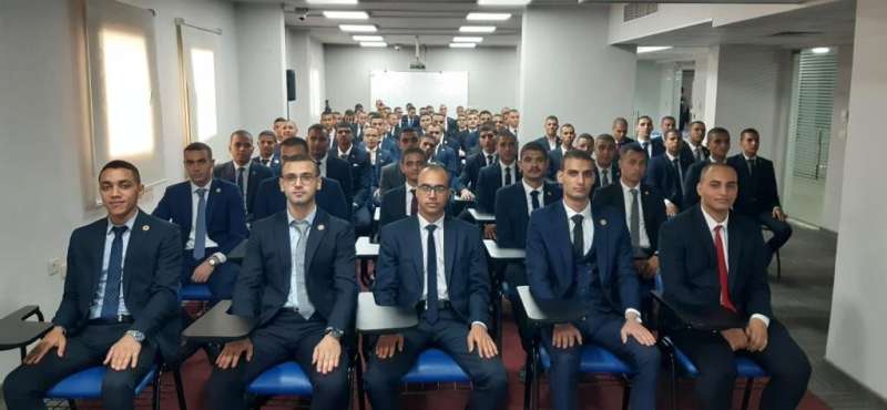 خريجي الدفعة الأولى من مدرسة الضبعة