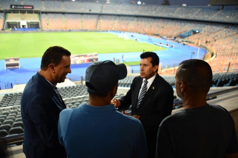 وزير الرياضة يطمئن على جاهزية استاد القاهرة لقمة الأهلي والزمالك