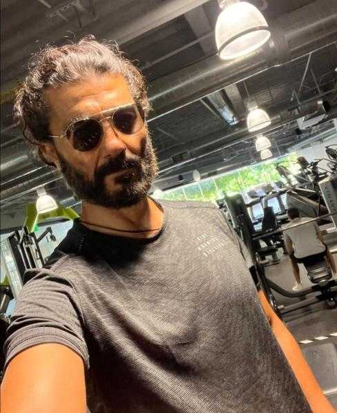 من داخل الجيم.. خالد النبوي يستعرض أناقته بأحدث ظهور