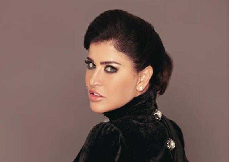 إطلالة جريئة للفنانة جومانا مراد