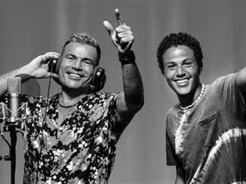 عمرو دياب يطرح ديو «يا ليل» مع نجله عبدالله