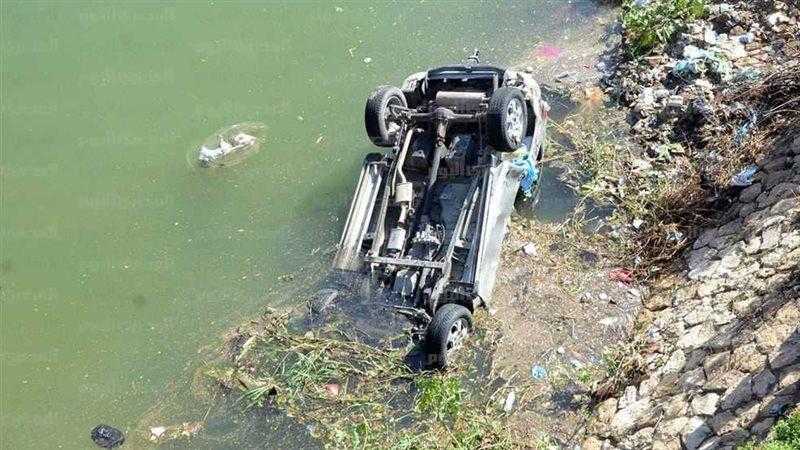 التحقيق في مصرع سائق سقطت سيارته بترعة بالبدرشين