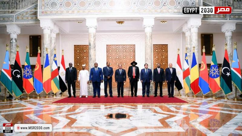 صورة للقمة
