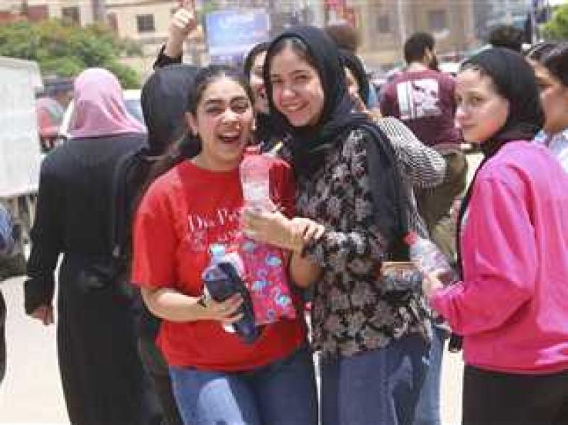 طلاب الثانوية العامة 