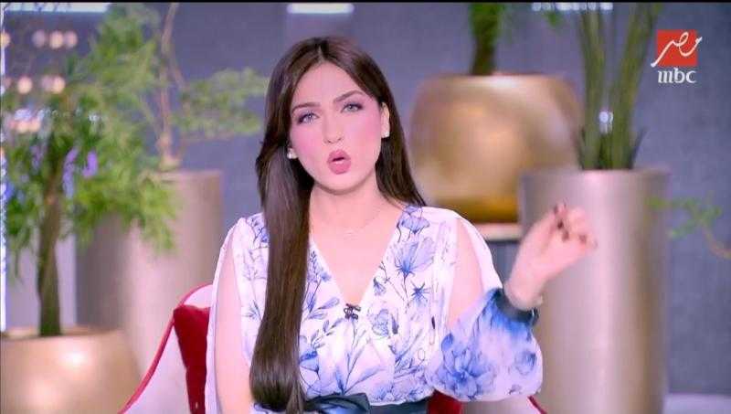 ياسمين عز للرجال: اتجوز مدرسة وأنت مغمض.. بالها طويل وهتسيب لك حصتها من الفرخة