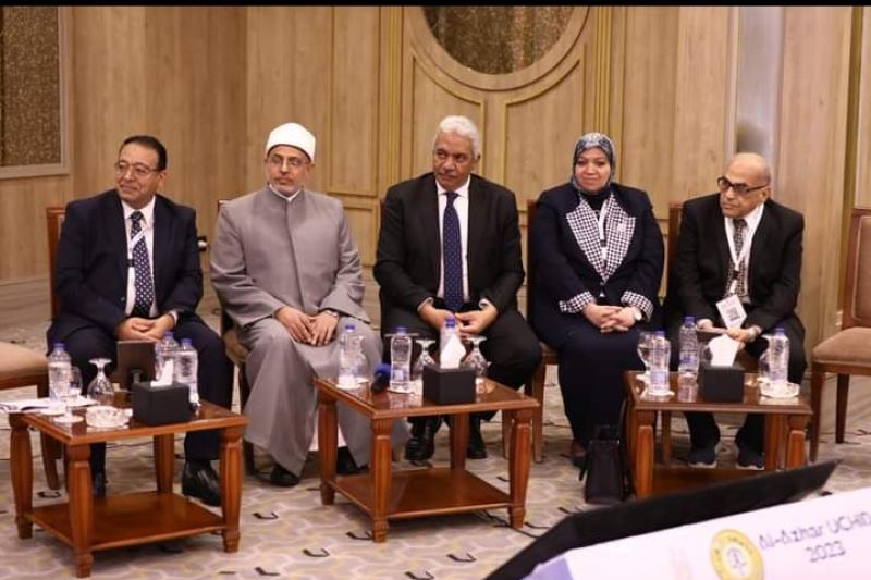 الدكتور سلامة داود خلال اللقاء