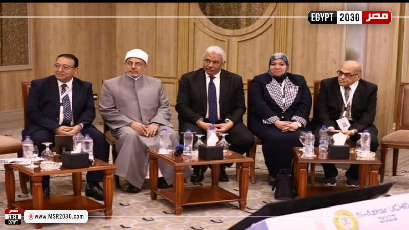 الدكتور سلامة داود خلال اللقاء