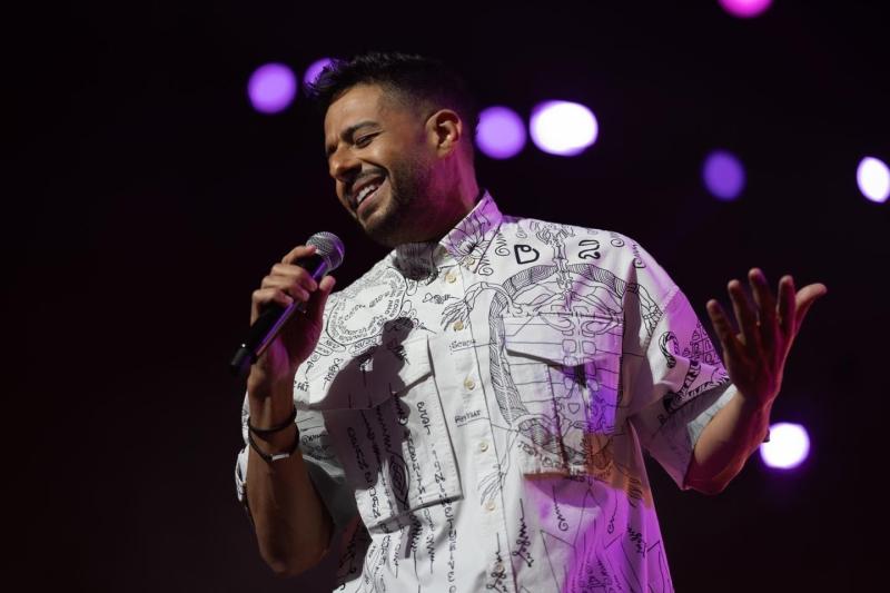 محمد حماقي يشعل الرياض في حفل جماهيري كبير