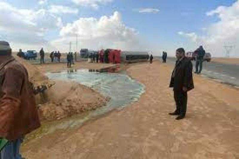 إصابة سائق ومساعده في انقلاب سيارة محملة بالسولار بالطريق الأوسطي