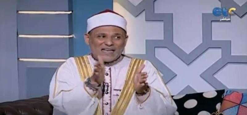 «الأمر يحكمه الشيطان» .. أزهري يُحذر من جلوس الخاطب مع خطيبته دون محرم - فيديو