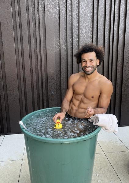 محمد صلاح يروج لفيلم «البطة الصفرا» لمحمد عبد الرحمن