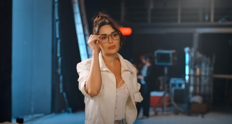 سيرين عبد النور تطرح أحدث أغانيها «هزهزة»