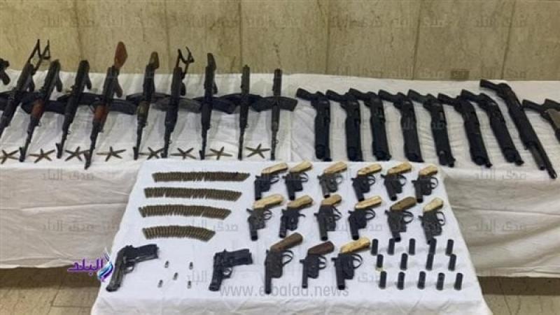 ضبط 44 سلاح ناري متنوع بحوزة 41 متهمًا في حملة أمنة بأسيوط