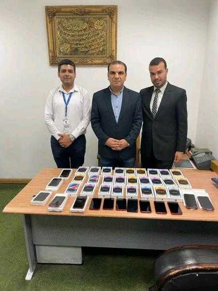 جمارك مطار برج العرب تضبط محاولة تهريب عدد من الهواتف المحمولة