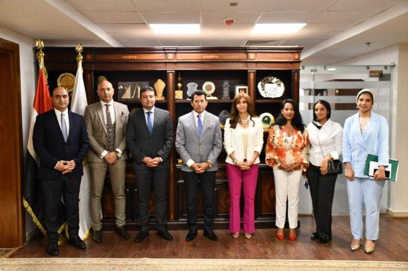 وزير الشباب والرياضة يلتقي بمسؤولي شركة ميتا